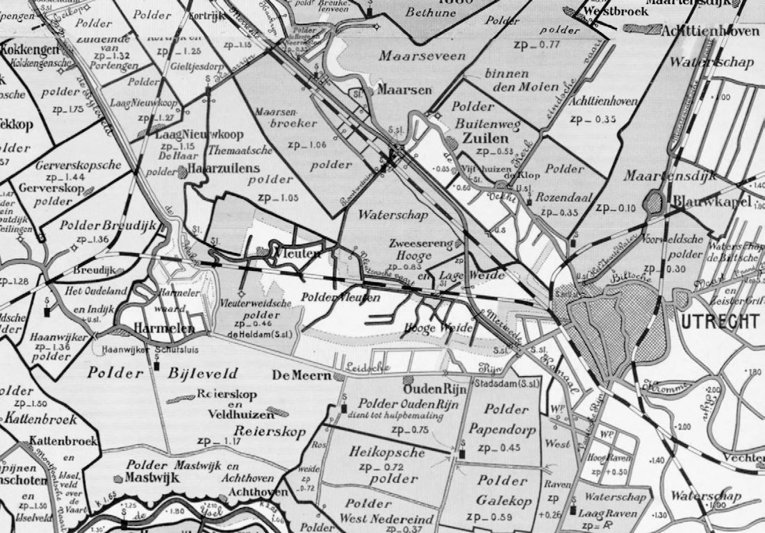 Uitsnede uit de Polderkaart van de landen tusschen Maas en IJ door W.H. Hoekwater uit 1901, waarop het detailniveau van de kaart zichtbaar is. Op deze uitsnede staat de omgeving van Utrecht, waar veel verschillende boezems oftewel uitwateringsgebieden vallen te onderscheiden